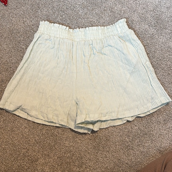 Mint green forever 21 shorts- new with tags - Picture 2 of 3